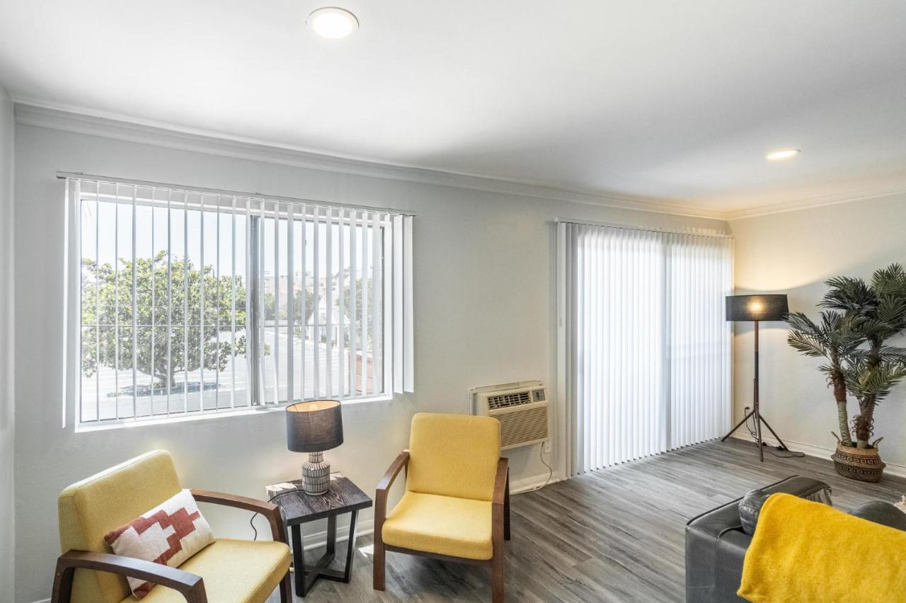 1Br Apartment In North Hollywood With Balcony - Los Angeles — Photos 2